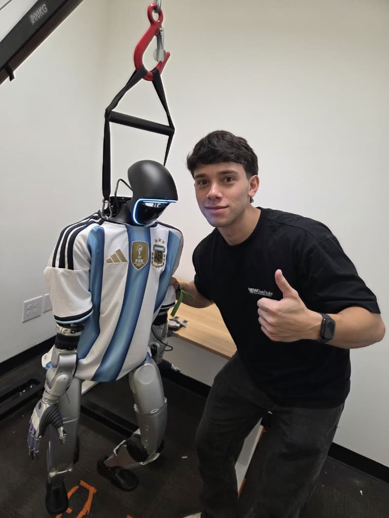 Marcos con el G1 humanoide